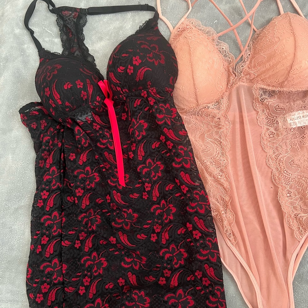 Elegant Lace Lingerie Set - Black and Pink